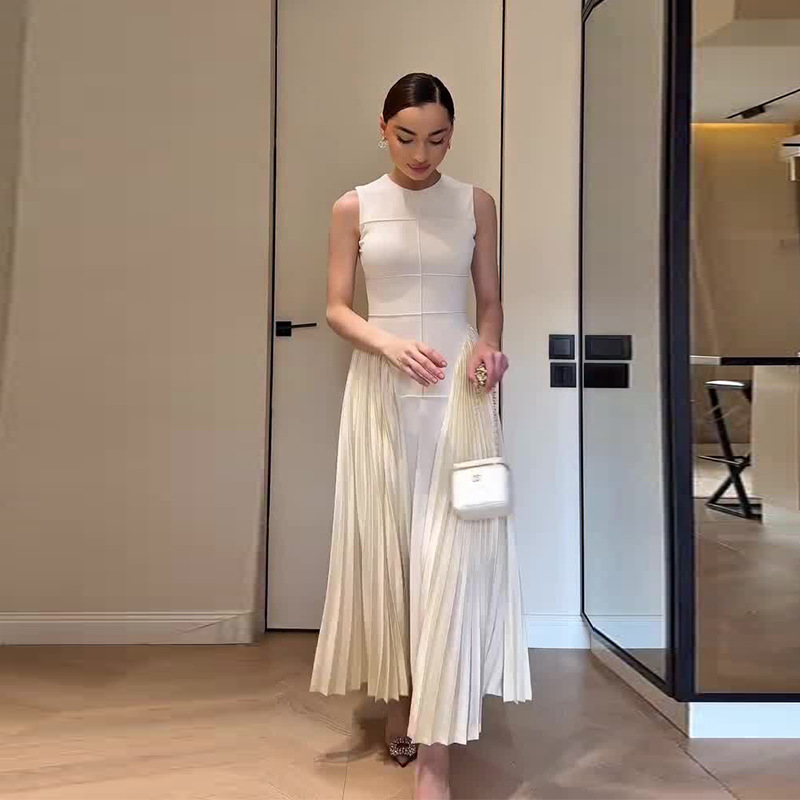 Women's Sleeveless Pleated Stitching Elegant Slimming White Dress