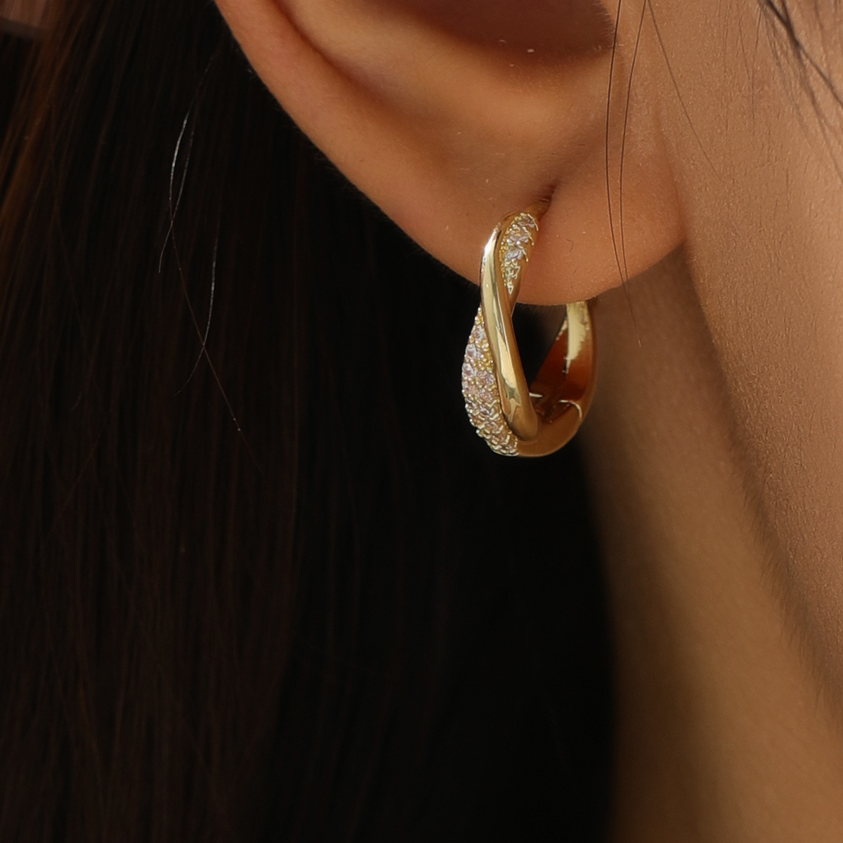 Simple Classy Elegant And Fashionable Earrings For Women