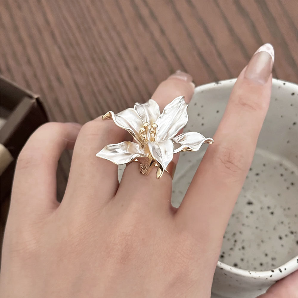 French-style Vintage Lily-petal Open Ring For Women