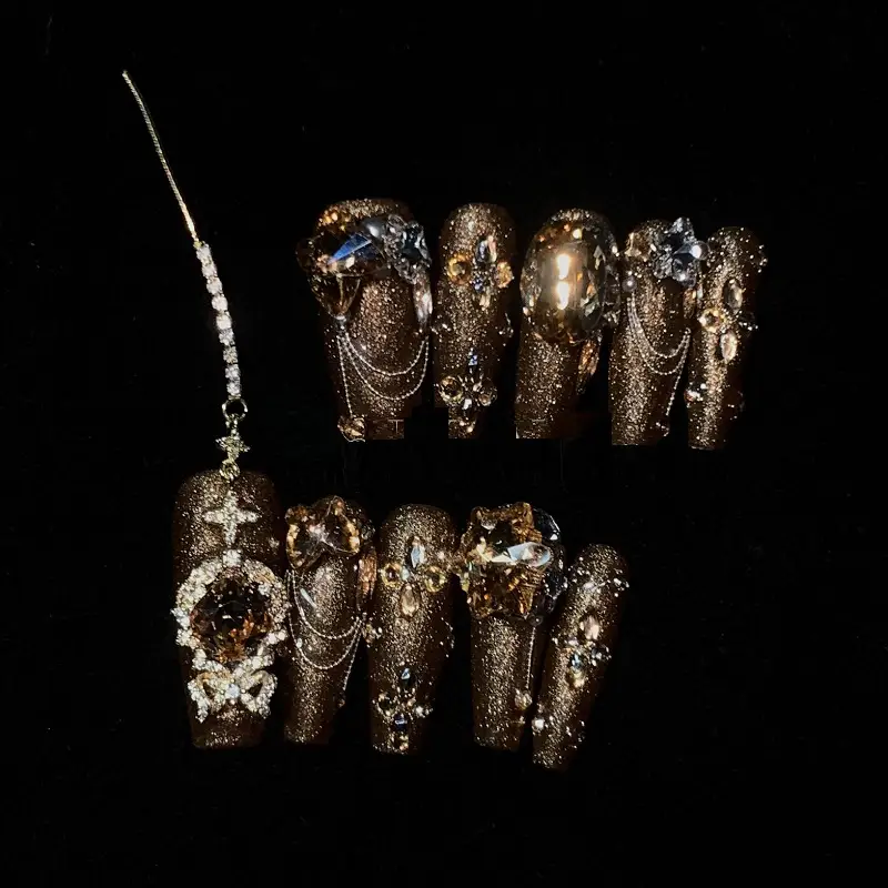 Retro Baroque Style Wear Manicure