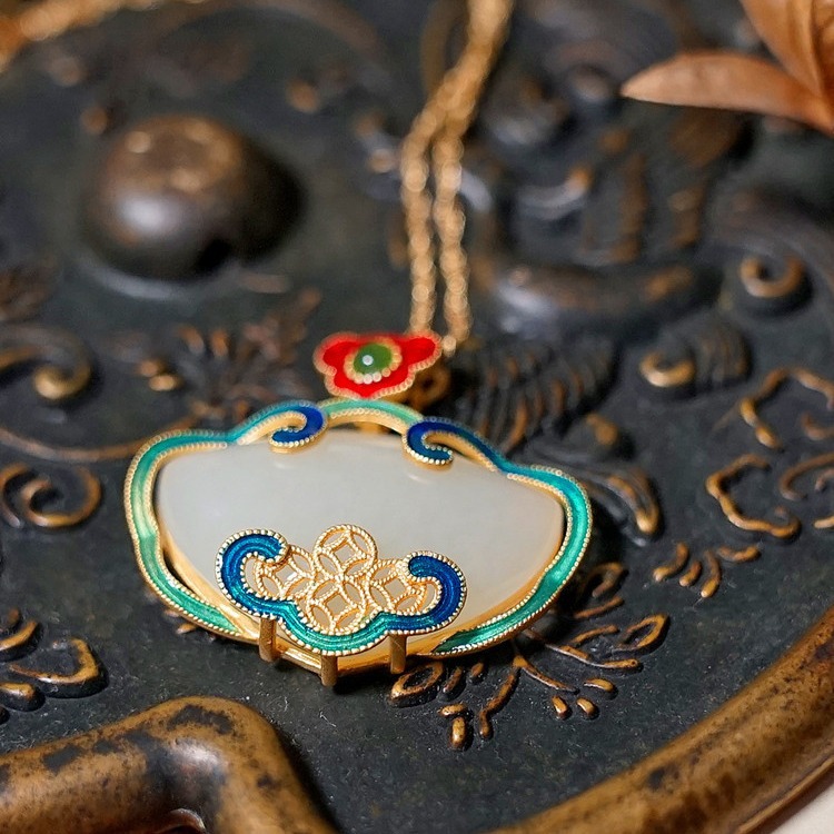 Natural Hetian Jade Xiangyun Pendant Retro Necklace Chinese Style