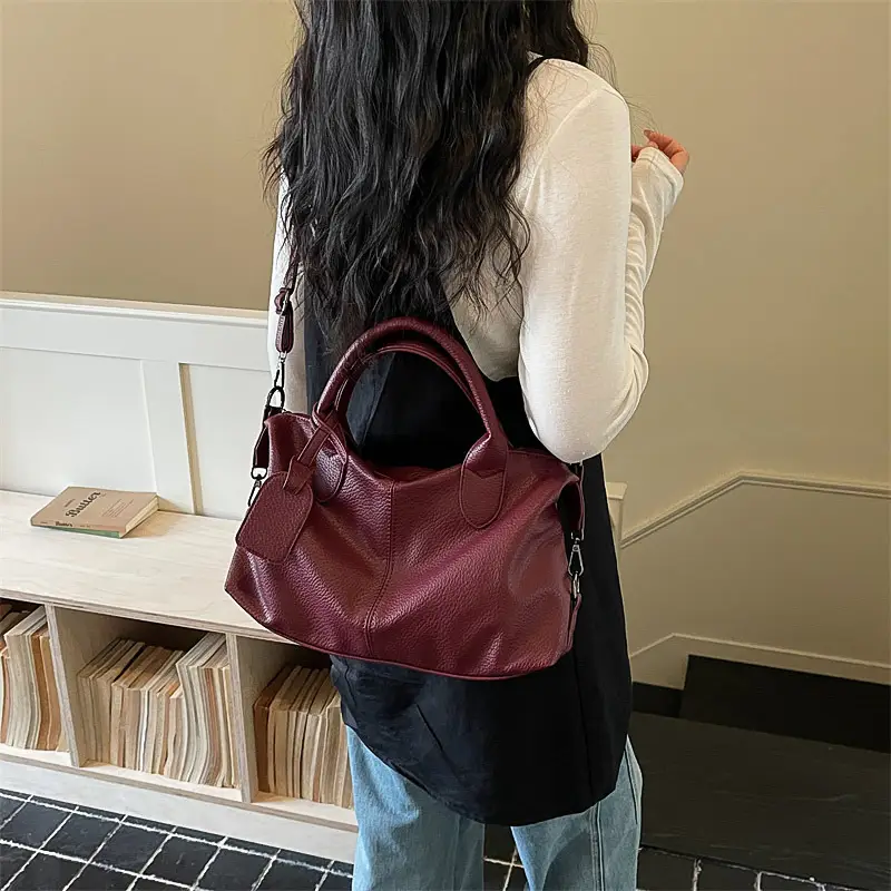 Stylish Versatile High-end Textured Pillow Bag For Commuting