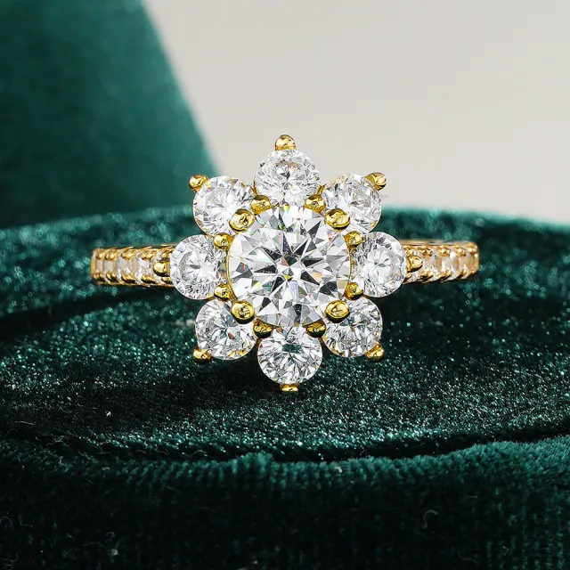 Sunflower Ring Circular Plated With 18K Gold 1Ct Inlaid Moissanite - Shop at LoveMi