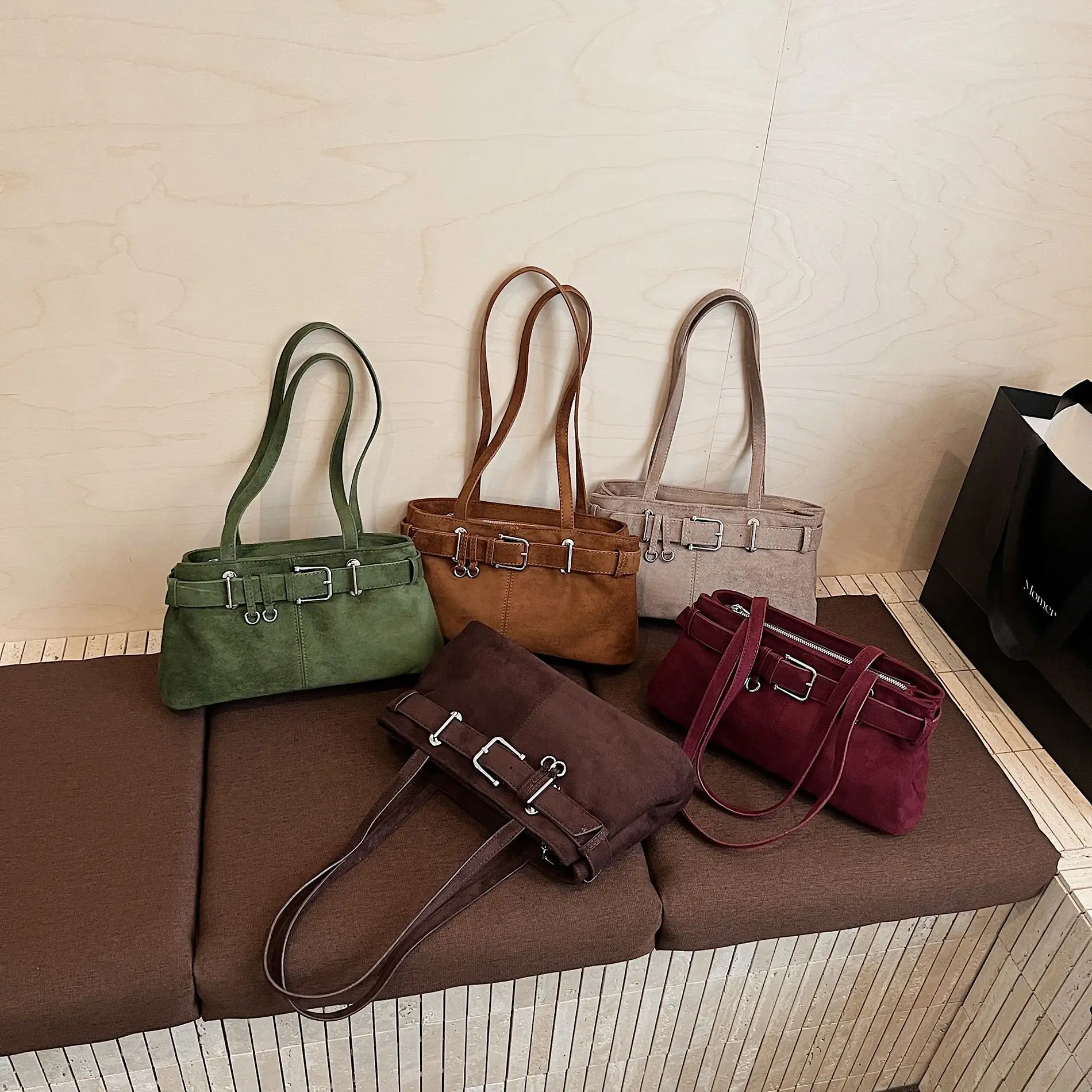 Retro Chic Suede Velvet Fashionable Commuter Large-Capacity
