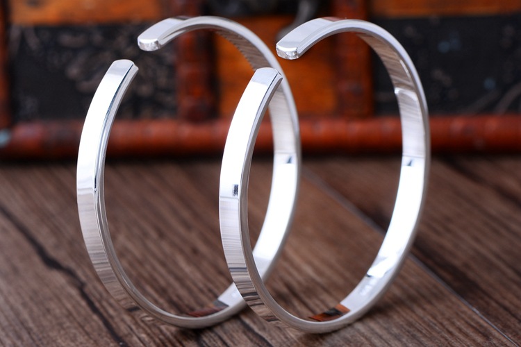 Title 2, Simple Smooth Lovers Silver Bracelet