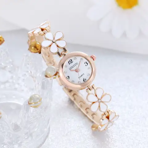 Women's Bracelet Watch Flower Disk Two-piece Set