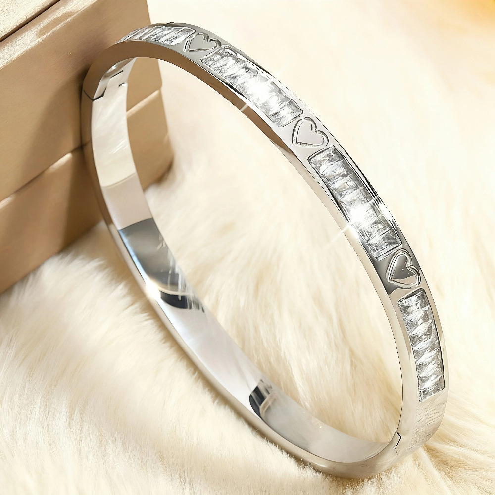 Simple  Versatile 18k Gold Titanium Steel Star Bracelet For Women