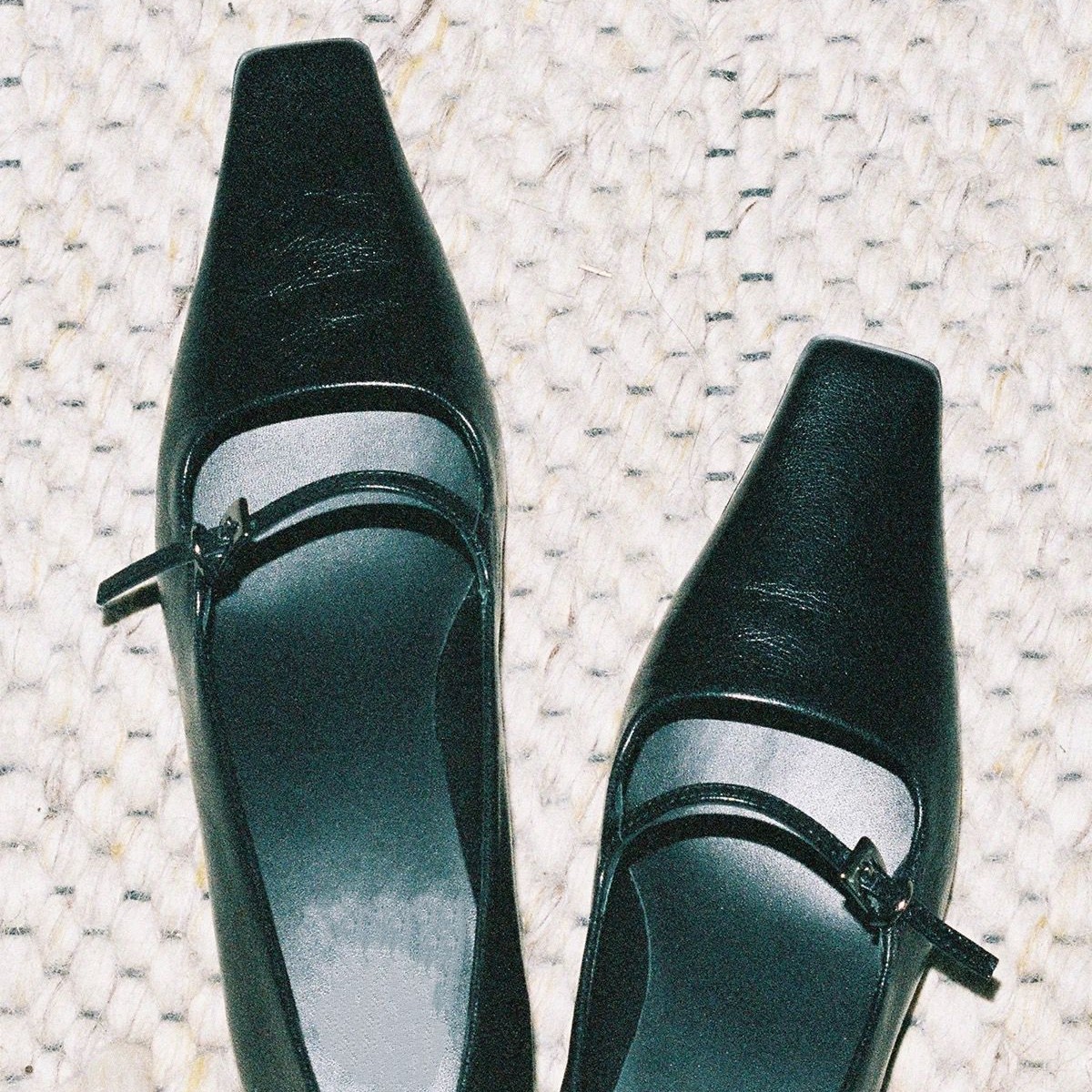 Womens Small Square-toe Pumps With A Single Strap