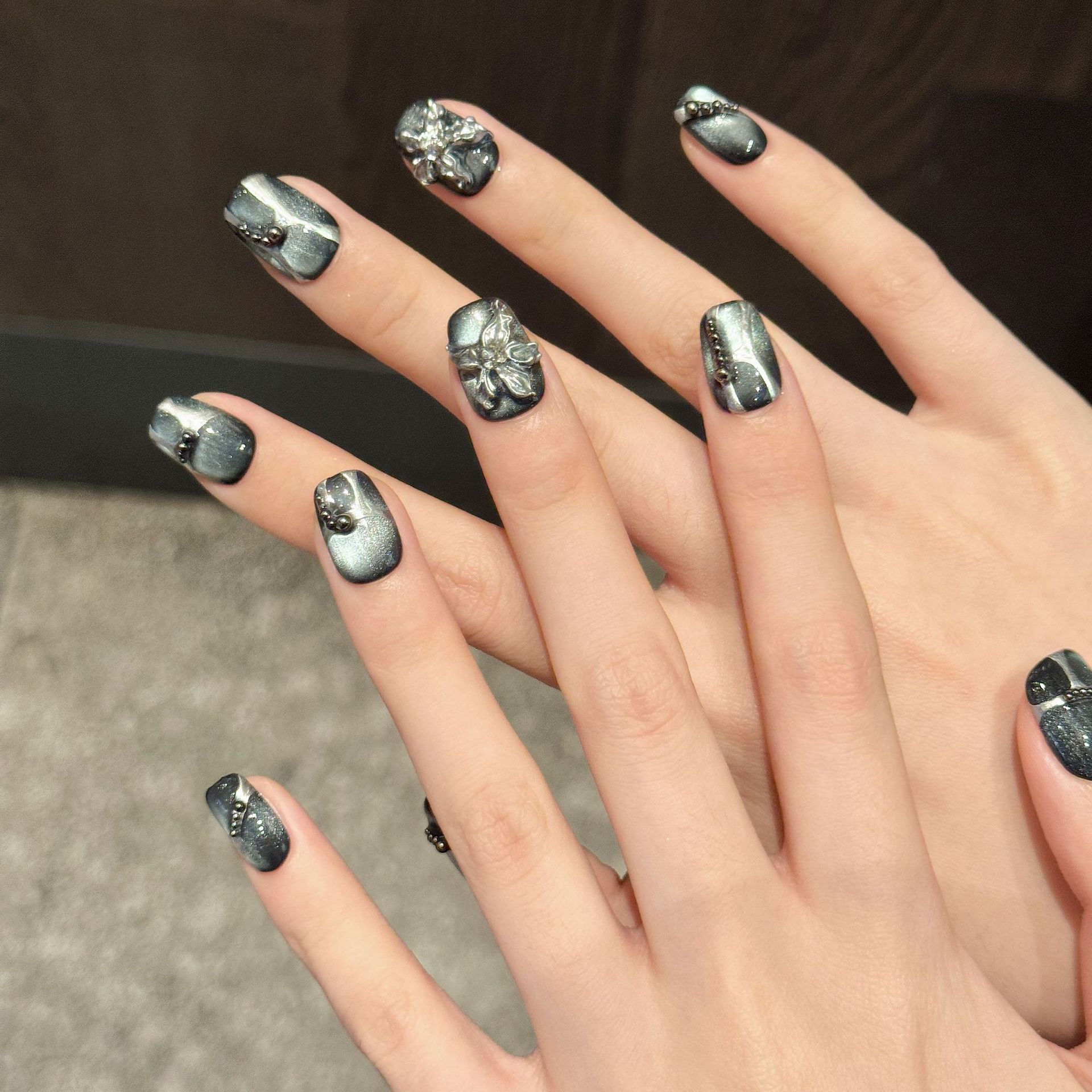 Creative Handcrafted Carved-Design Cat-Eye Short Nails