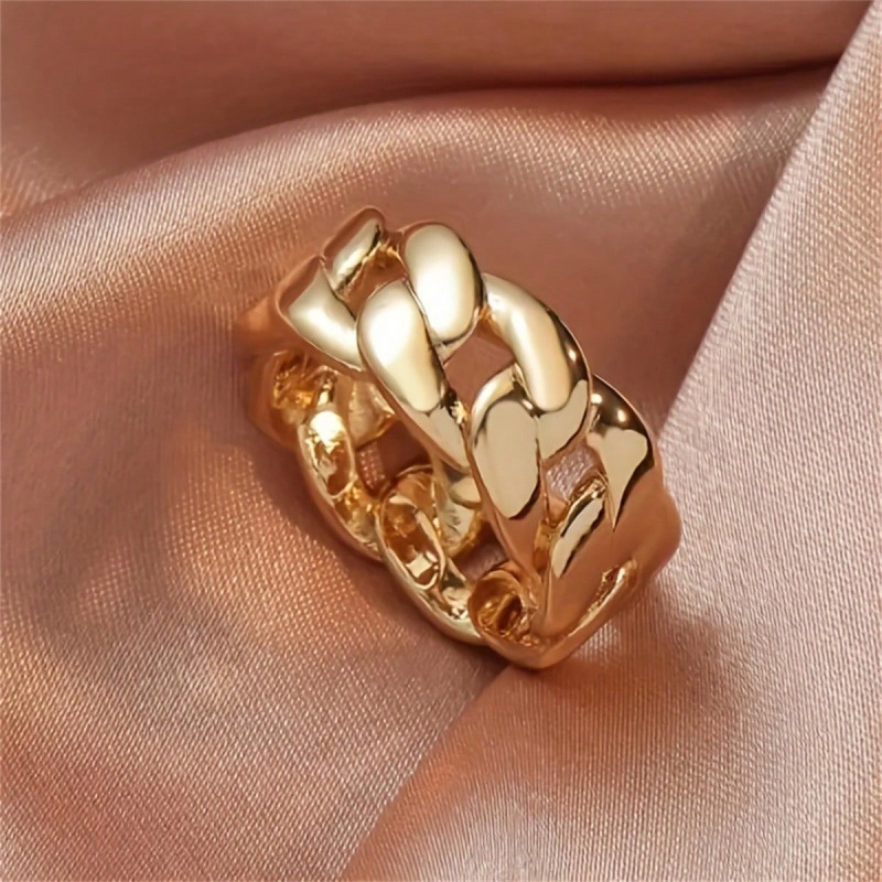 Mens Simple Glossy Gold Hip-Hop Ring In European And American Style
