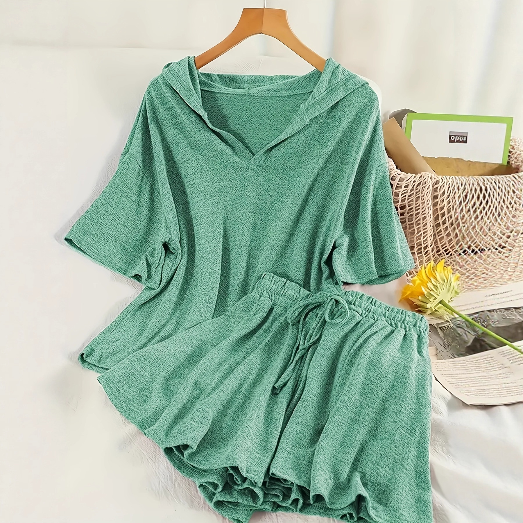 Loose-fitting Stylish Western-style Two-piece Set Featuring A Hooded Short-sleeved Skirt And Pants