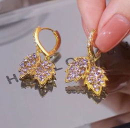 Leaf Flash Design Niche Fashion Versatile Elegant Women's Earrings - Image 2