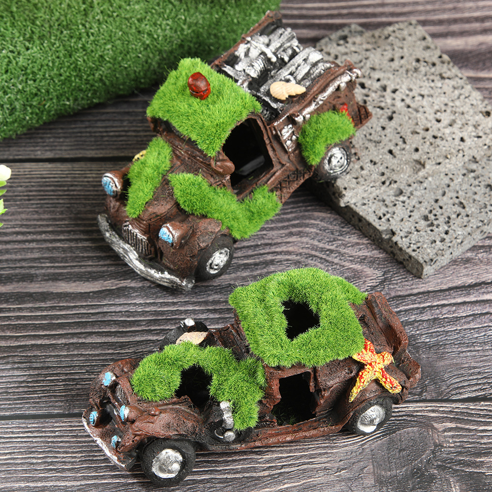 Aquarium Landscape Decoration Flocked Car Wreckage Resin Ornament — image 1