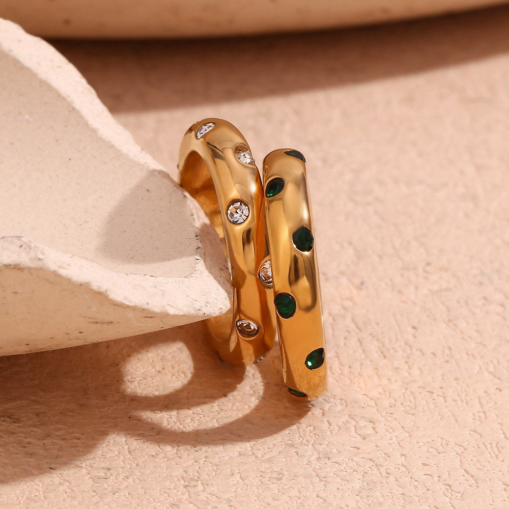 Stainless Steel Plated 18K Gold Micro Inlay Round Diamond Ring For Women