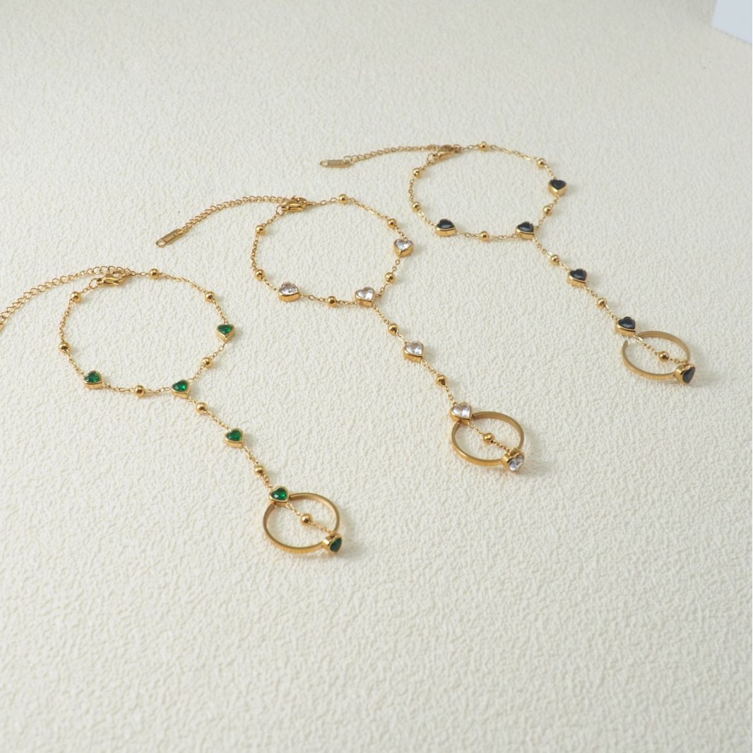 Retro-Elegant Heart-Shaped Gemstone One-Piece Bracelet And Ring