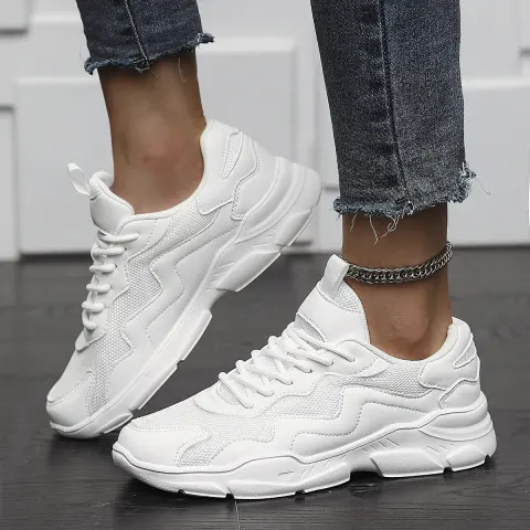 Leisure Sports Shoes with Breathable Mesh Surface