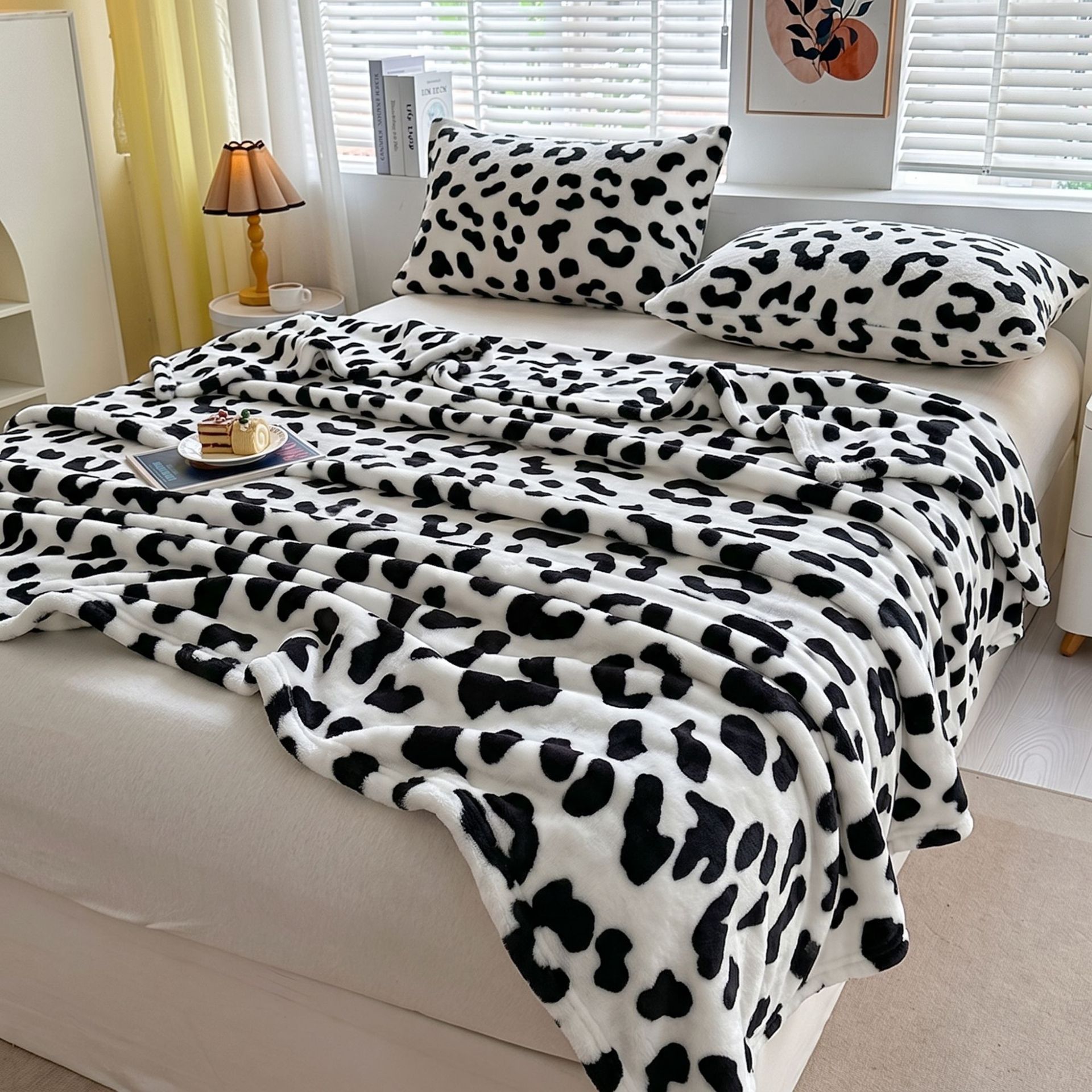 Leopard Print Flannel Blanket, picture 5 of 5