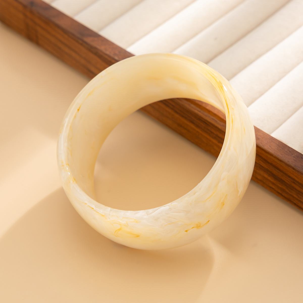 Fashionable Irregular Geometric Resin Bracelet