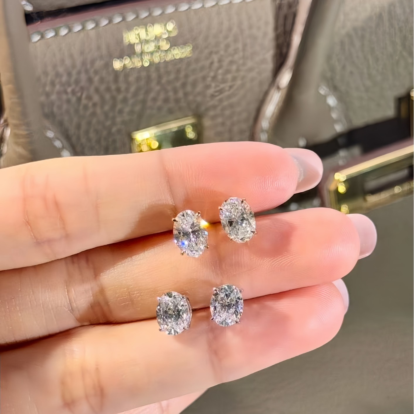 Fashionable Casual Womens Oval Zircon Stud Earrings thumbnail 3