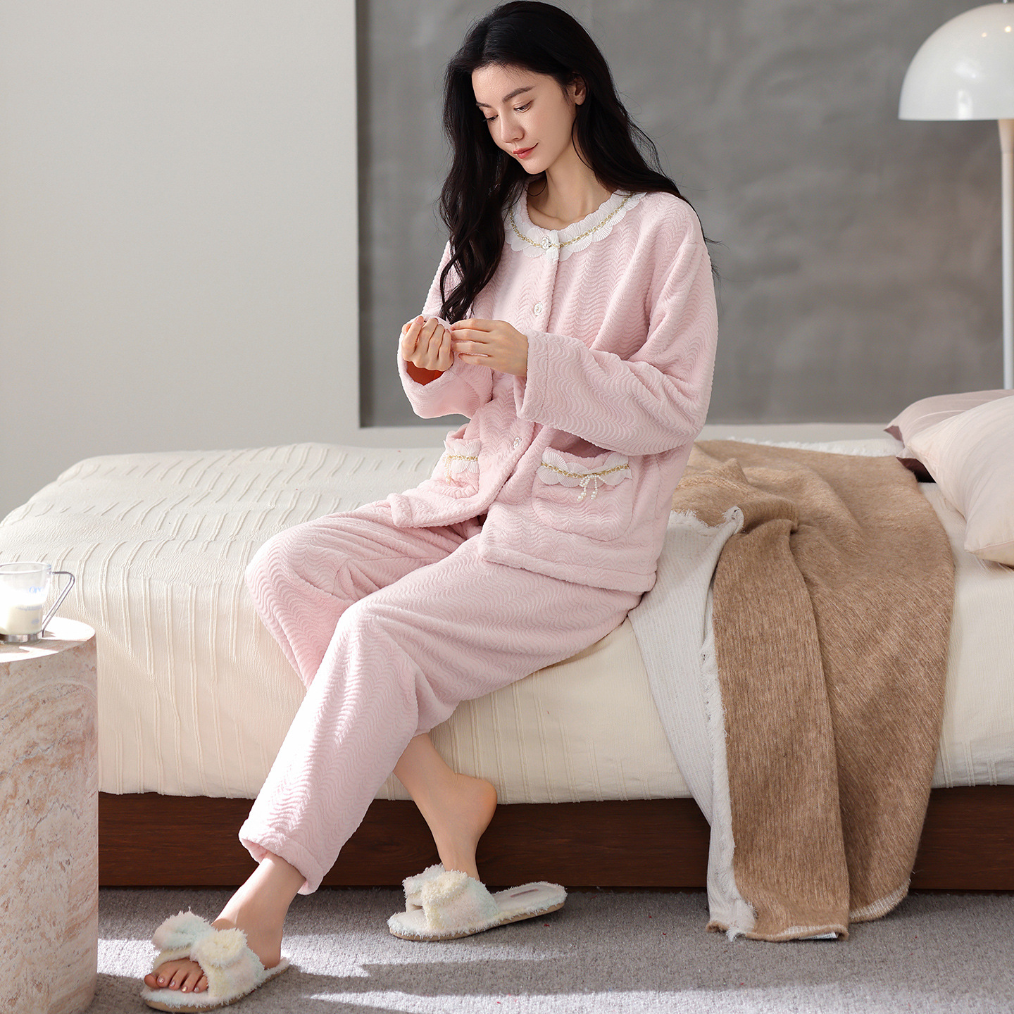 Women's Flannel Warm Cardigan Thickened Pajamas - Image 10