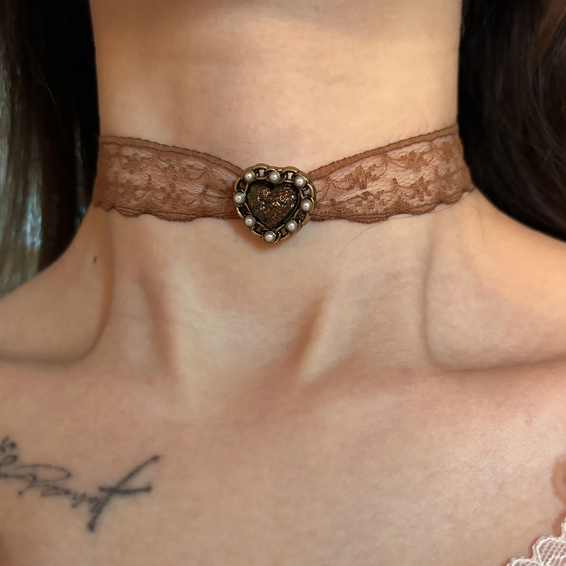 Women's Vintage Pearl Heart Pendant Choker Necklace
