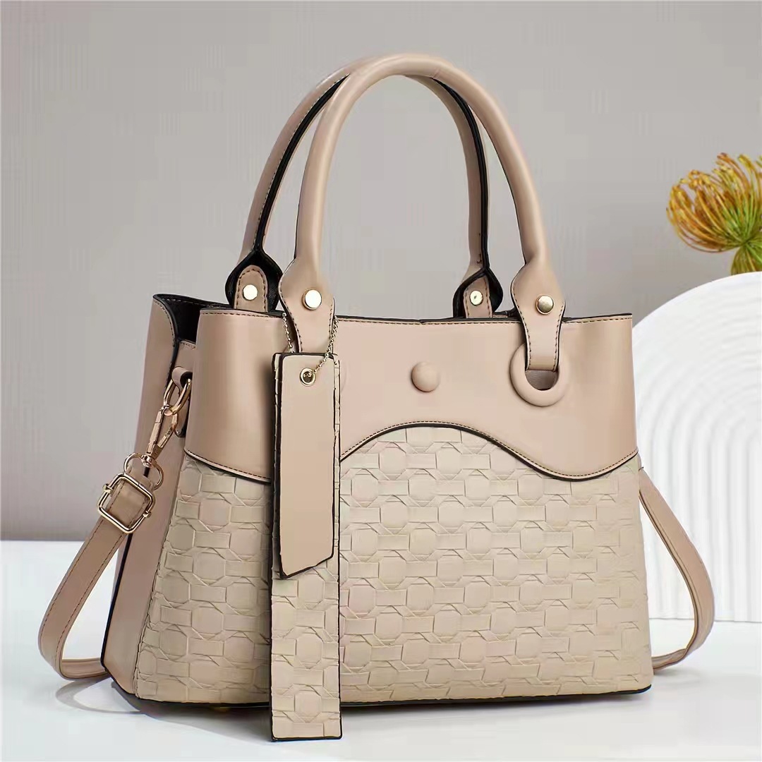 Spacious Crossbody Shoulder Bag For Women In A Chic Korean Style