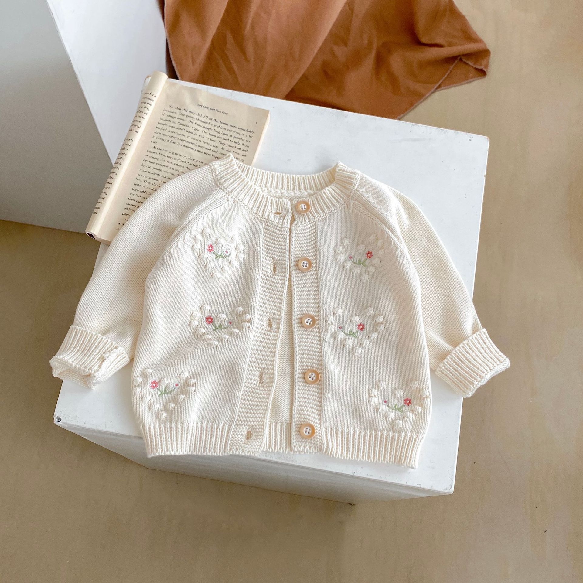 Title 20, Meisjes gebreide cardigan tweedelige set herfst...