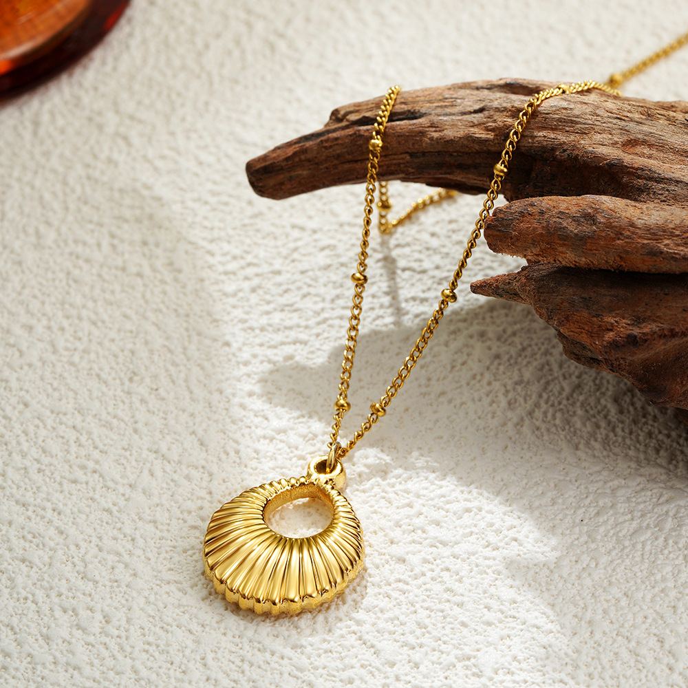 Pleated Texture Thread Hollow Clavicle Chain