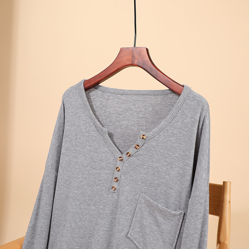 Early Spring Versatile New Loose V-neck Pure Color Slimming Bottoming Shirt