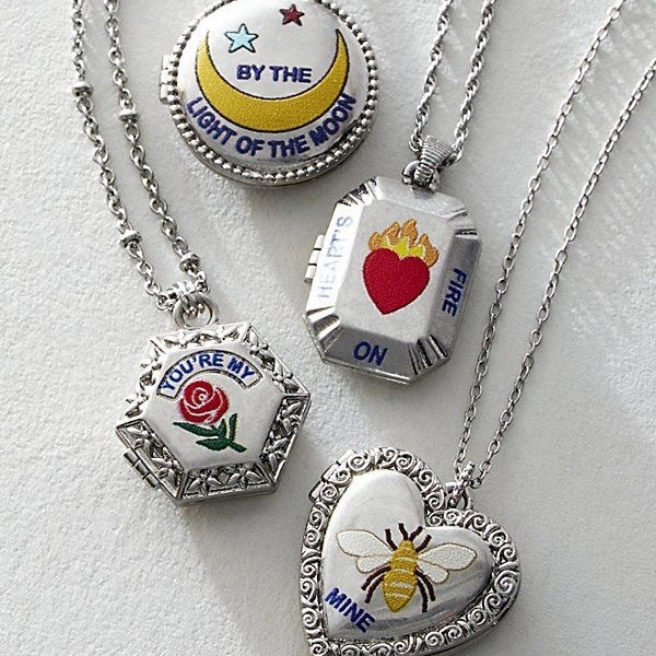 Personalized Opening And Closing Album Moon Rose Drop Necklace