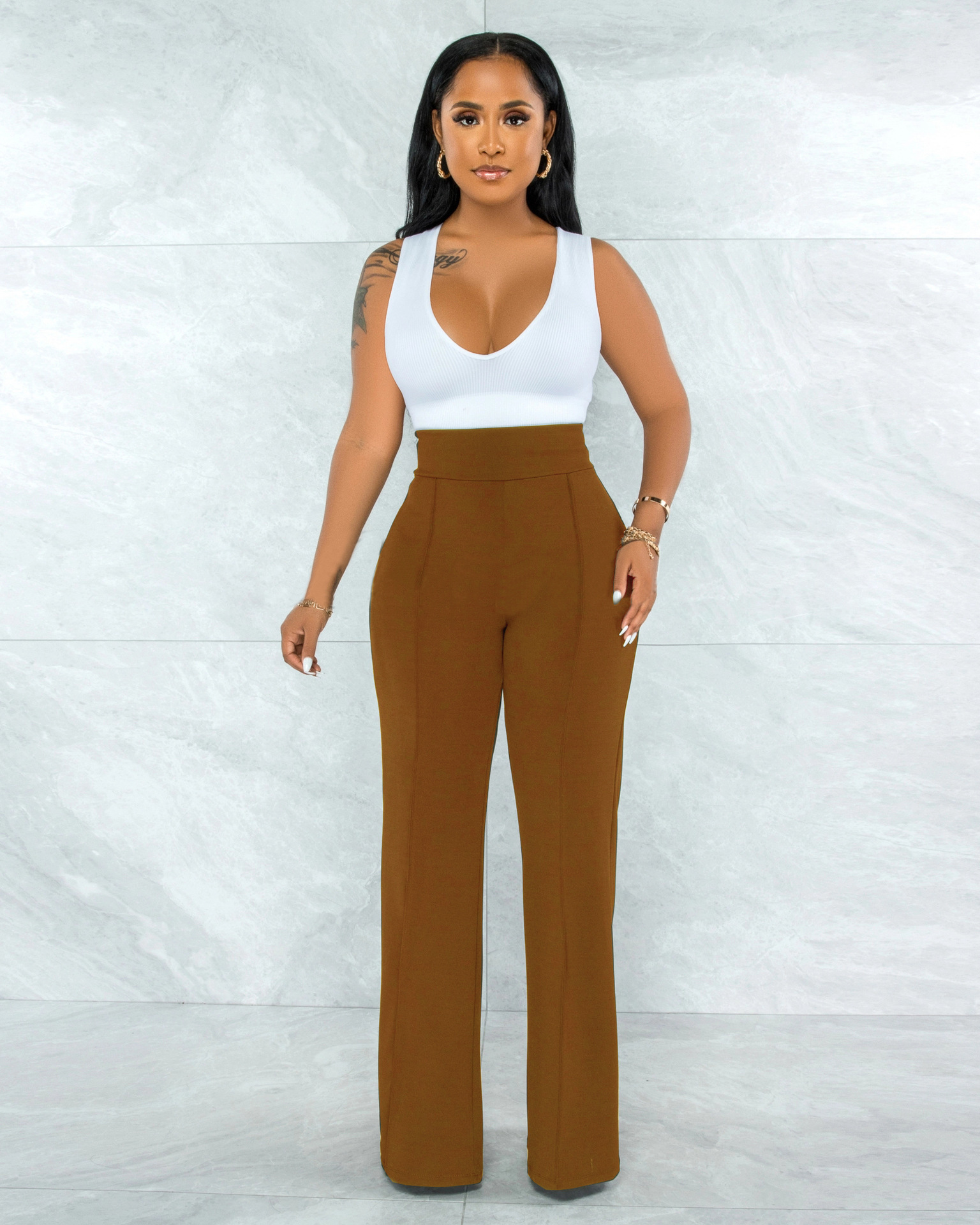 Fashionable Straight-leg Pants With A Back Zipper