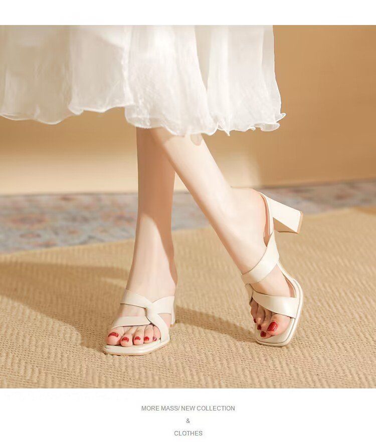 Open-Toe Chunky Heel Sandals – Bold & Trendy Summer Staple