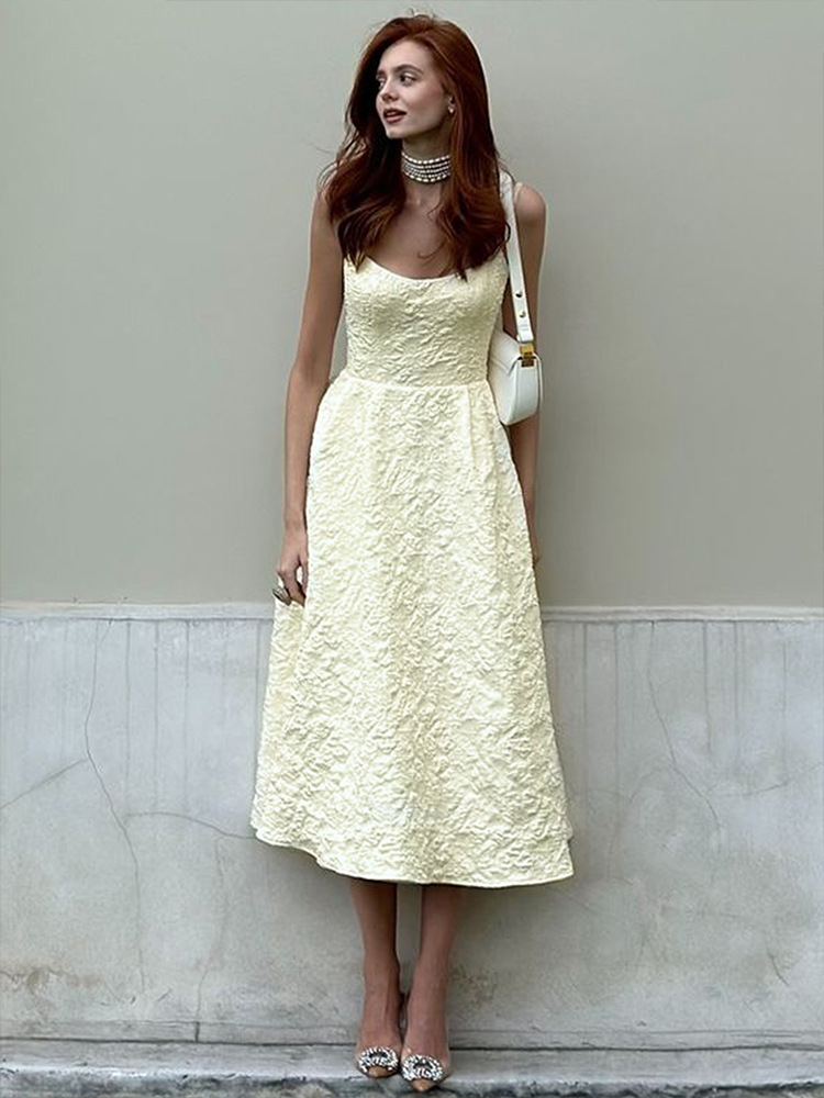 Buy Women's Clothing Online | Buy Trending Dresses for Women