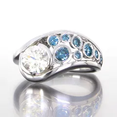 Exquisite Geometric Pattern Hollow Diamond-inlaid Women's Simple Elegant Ring - White Gold Color - View 1