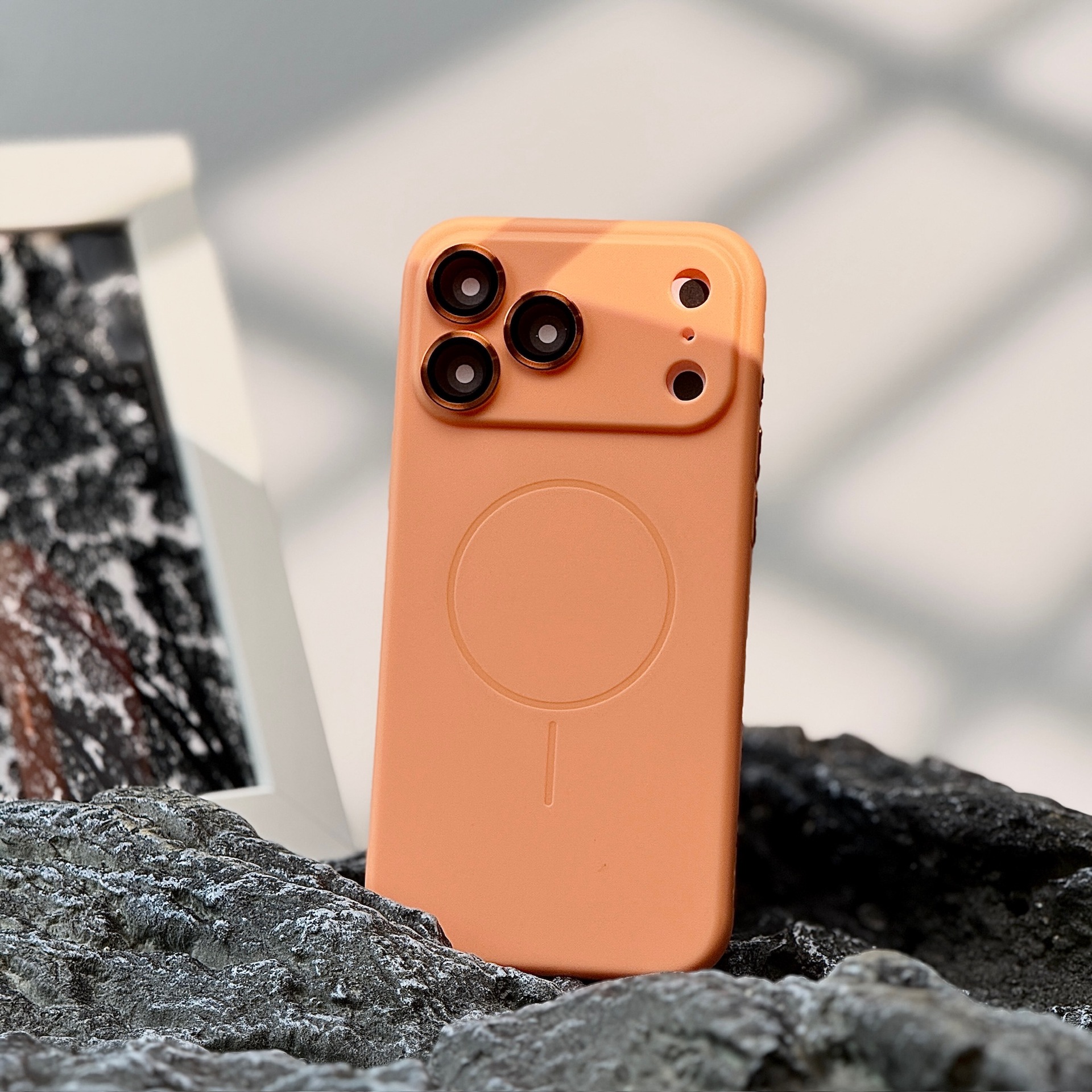 Frosted Skin Feeling Magnetic Suction Phone Case Lens Protector All-inclusive Drop-resistant - Image 5