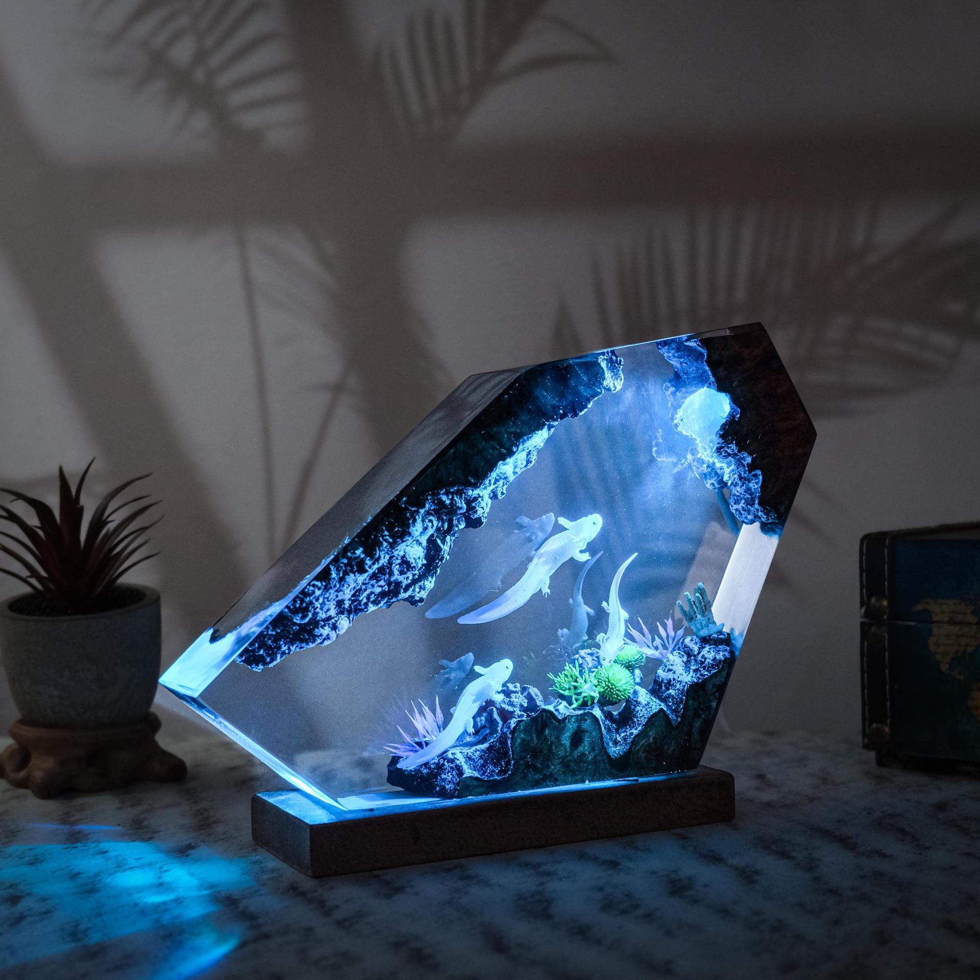 Salamander Shape Resin Table Lamp, picture 5 of 6