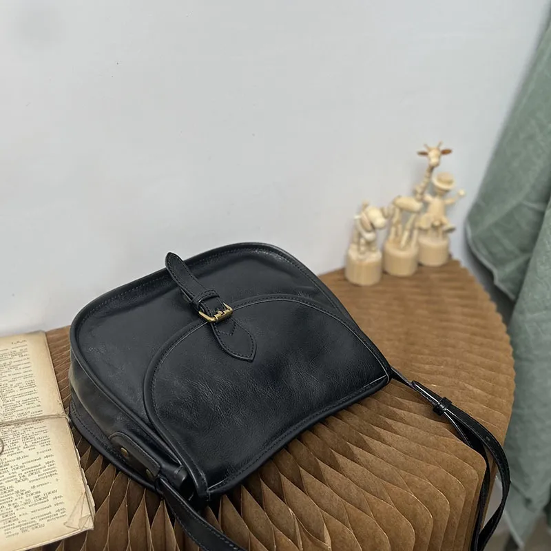 High-grade Messenger Bag Special-interest Design Textured One-shoulder Bag All-matching - Black