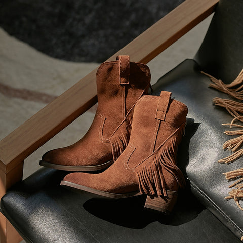 Title 2, Thick heel pointed tassel boots