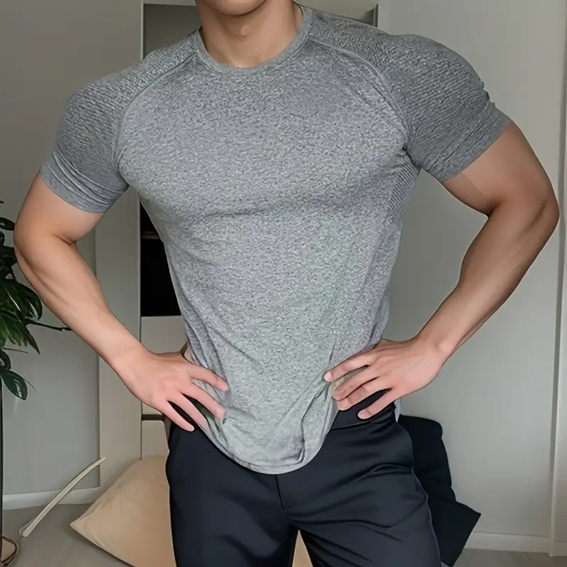 Men's Seamless Jacquard Round Neck Top