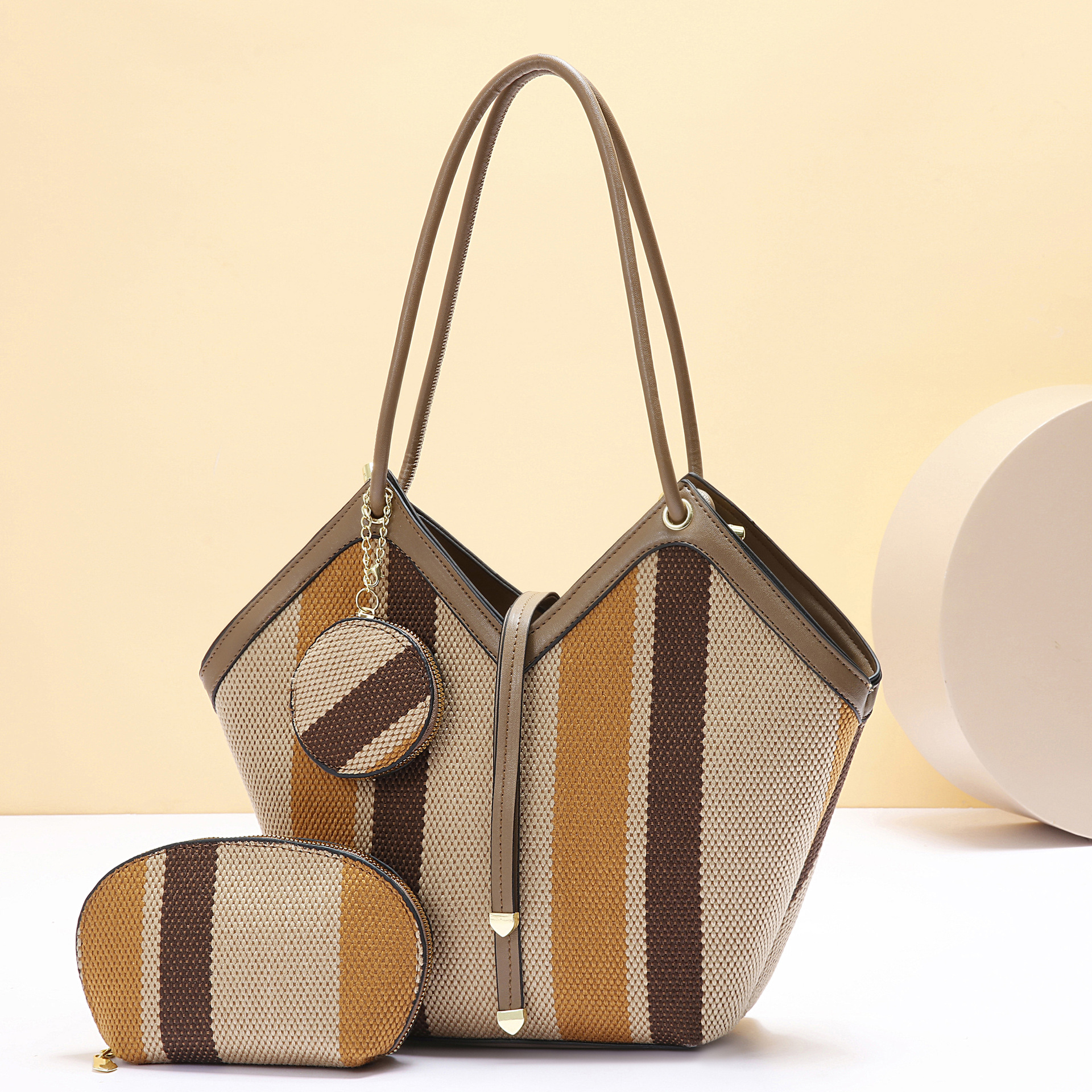Stylish High-capacity Tote Bag With A Trendy Color-block Design