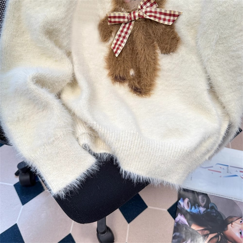 Bear Jacquard Knitwear White Sweater For Women