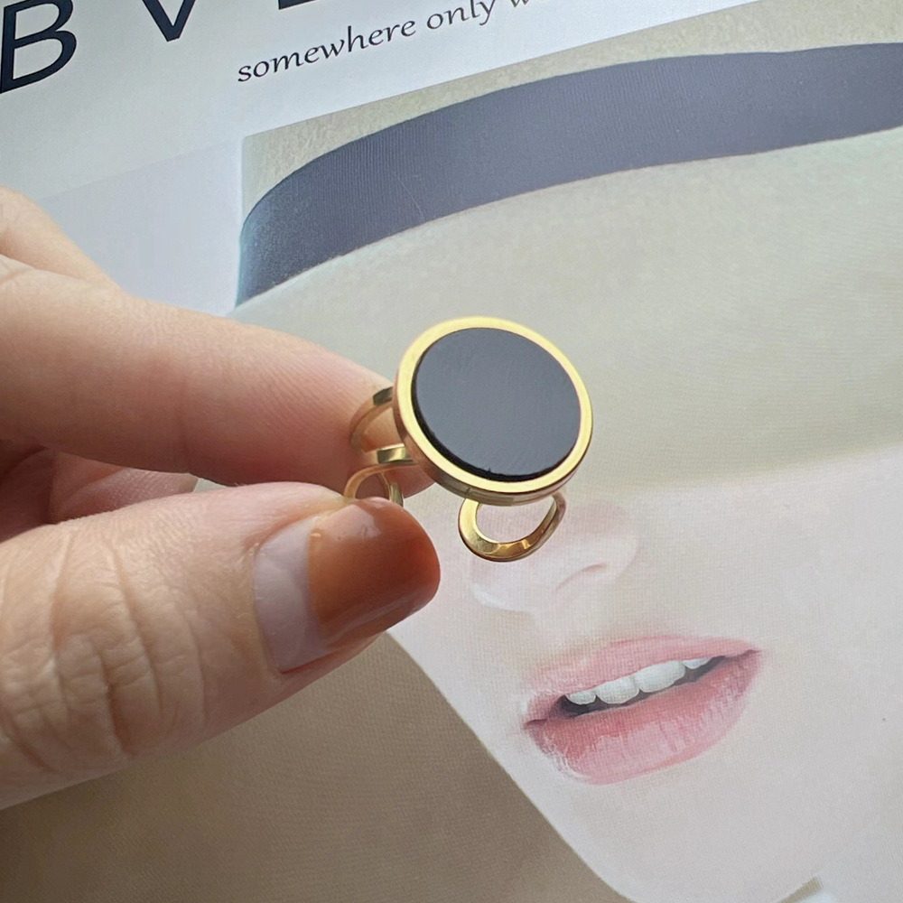White Shell Black Agate Ring Gold-plated Stainless Steel Opening