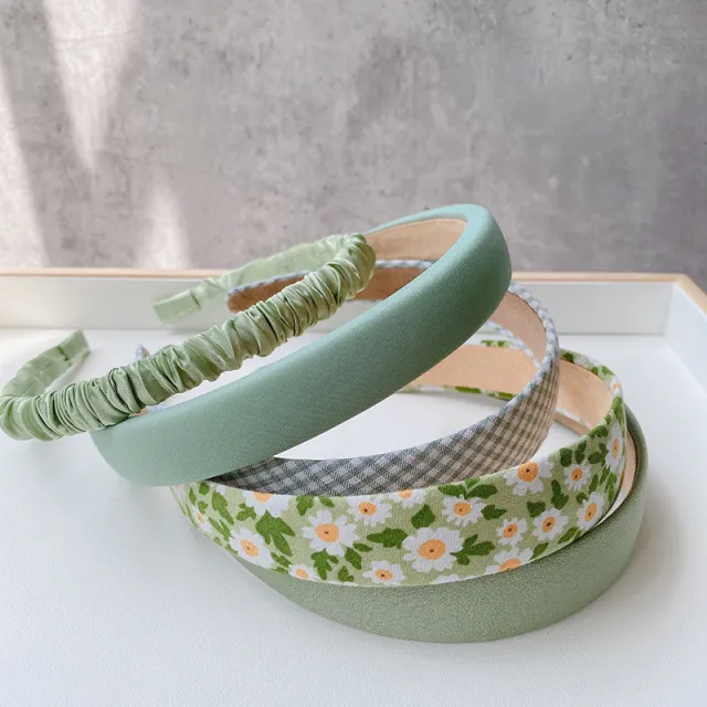 Floral Fabric Solid Color Clip For Women Green Is A Five Piece Set - Shop at LoveMi