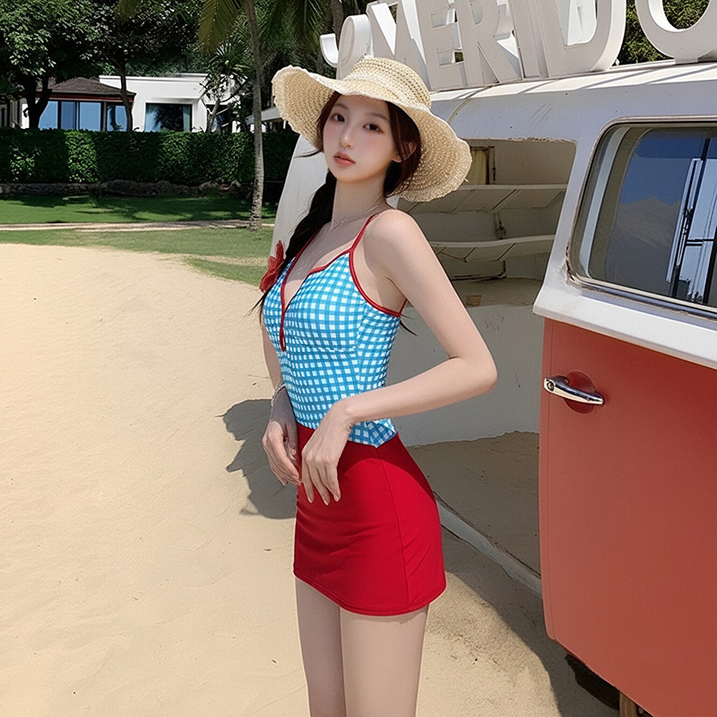 Women's Conservative Slimming One-Piece Strapless Sleeveless Swimsuit