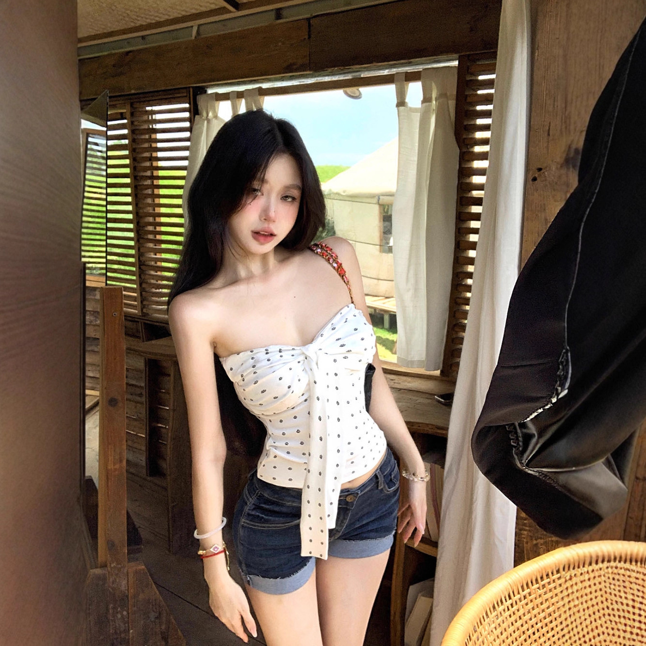 Womens White Tube Top Vest For Summer Sleeveless Bodycon And Ultra-Sexy Wrapped Design