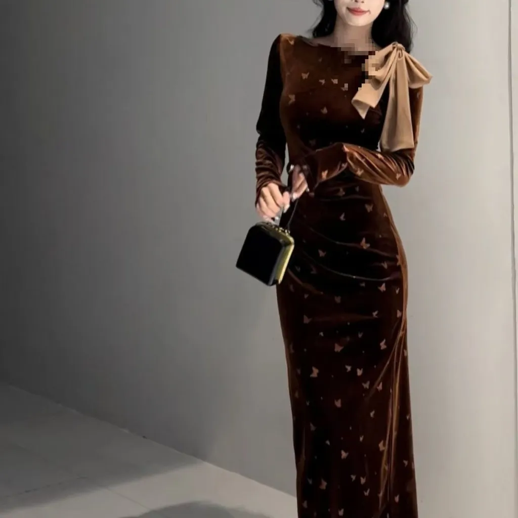 Womens Long-Sleeve Ribbon-Trimmed Printed Velvet Dress - Brown
