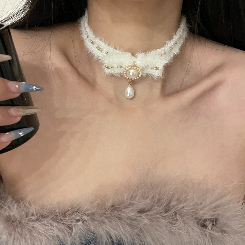 Bow Pearl Black And White Plush Choker Necklace