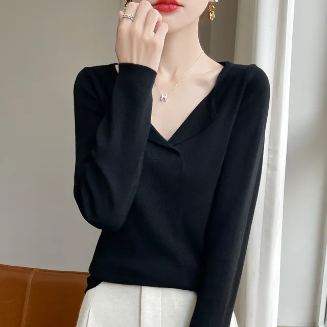 French Retro Half V neck Knitted Bottoming Shirt For Women Slim Fit Slimming Black - Shop at LoveMi