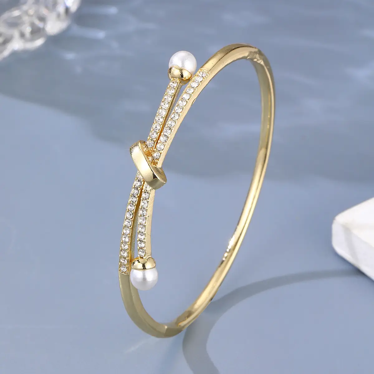 European And American Entry Lux Niche Design Bracelet Simple Fashion