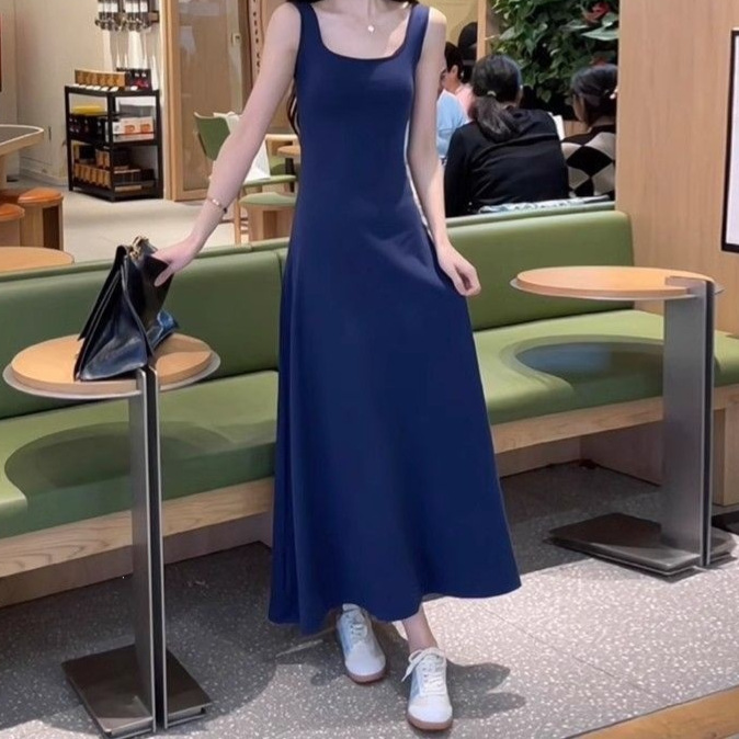 Women's Sleeveless Strap Dress With A Fitted Hip-hugging Silhouette